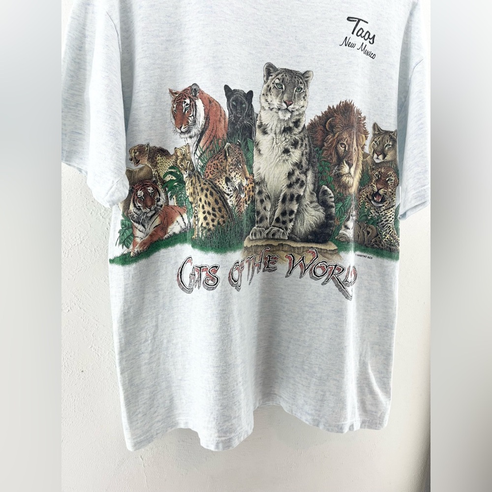 Vintage Taos, NM Wild Cats of The World Graphic T-Shirt - Picture 5 of 6